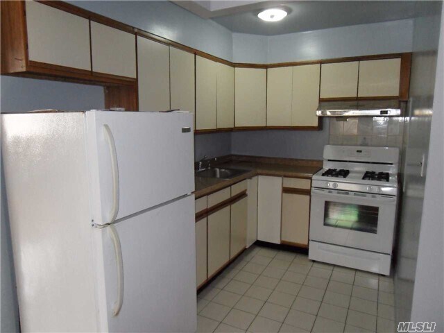 Building Photo - 69-16-69-38 38th Ave