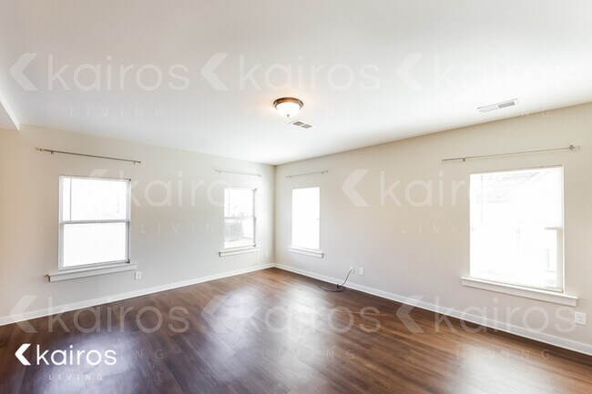 Building Photo - 475 Sherwood Circle