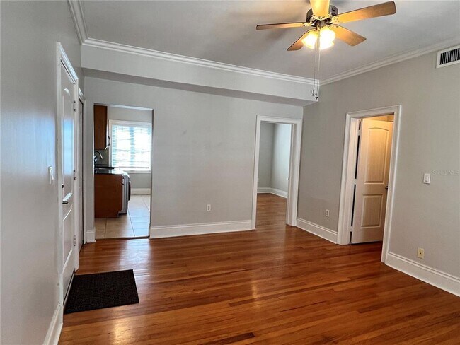 Building Photo - 2117 W Dekle Ave