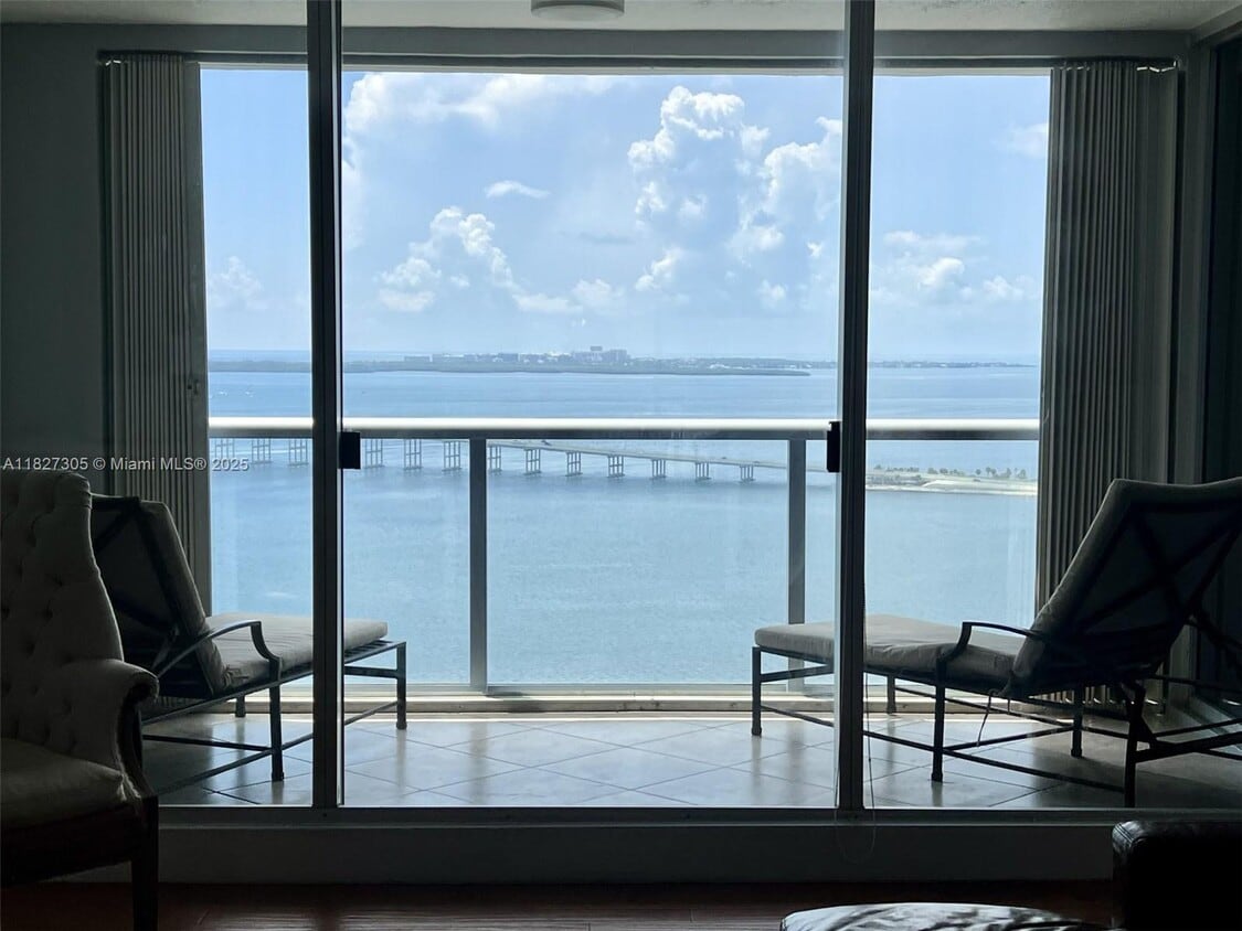 Primary Photo - 1541 Brickell Ave