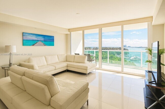 Foto del edificio - 100 Bayview Dr