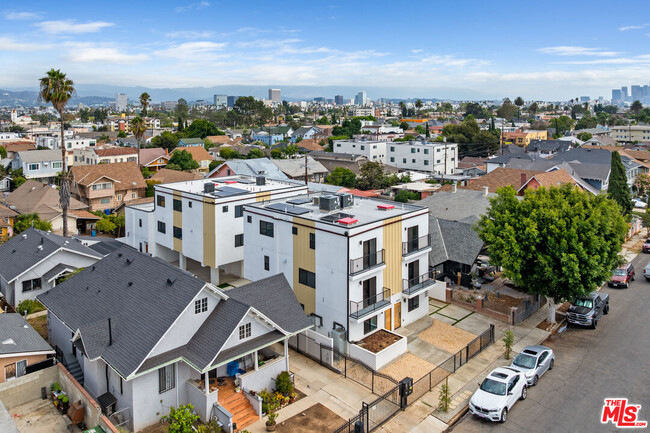 Building Photo - 3207 W 18th St
