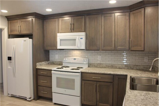 Building Photo - 1679 Bantam Rdg