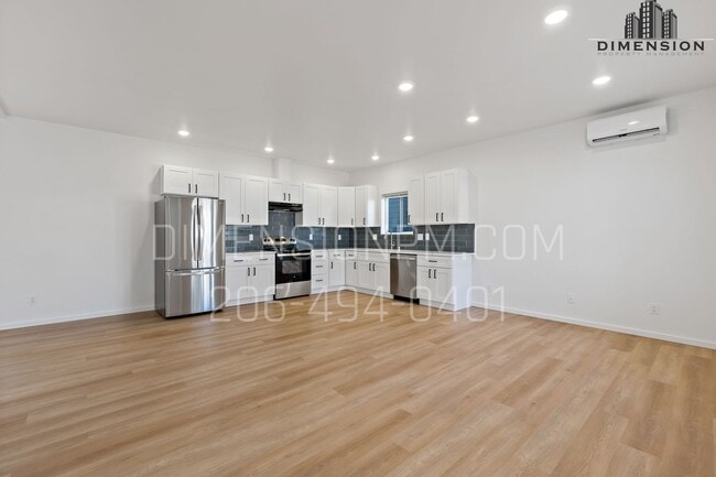 Building Photo - Fully Fenced  4 Bed 3 Baths Newer Construction Home
