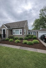 Building Photo - 19 College Dr