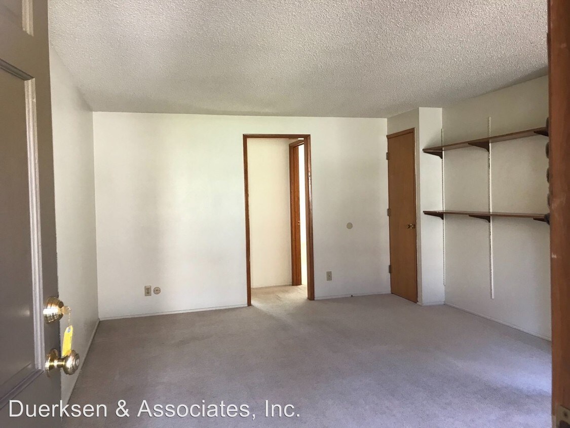 2101-2201 NW Grant Ave Unit 1-9, Corvallis, OR 97330 - Room for 