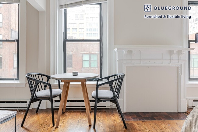 Building Photo - 232 Newbury St