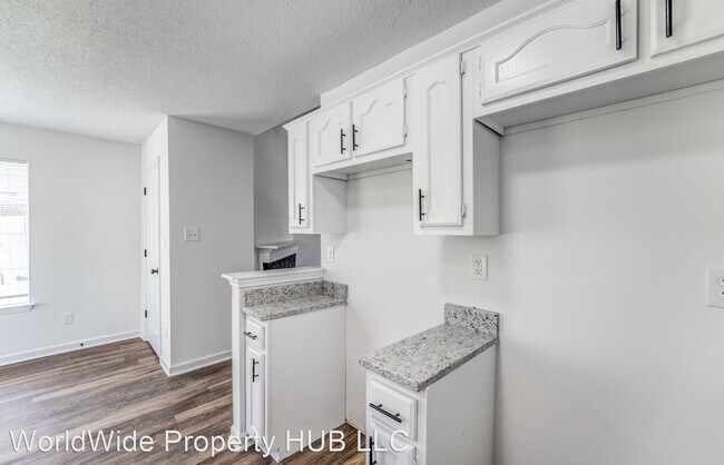 Building Photo - 3 br, 2 bath House - 8424 Creek Front