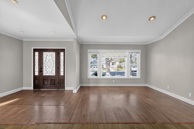 Foto del edificio - 7742 Dunbarton Ave
