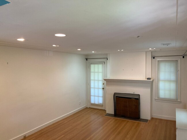 Building Photo - Spacious 3Bd/2Bth SFH in Takoma Park!