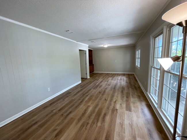 Building Photo - 129 El Ogden Dr