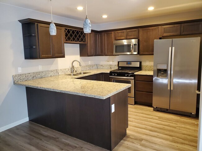 Foto del edificio - 645 W Holiday Dr
