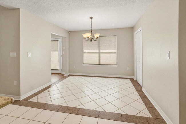 Building Photo - 4206 Shadow Ln