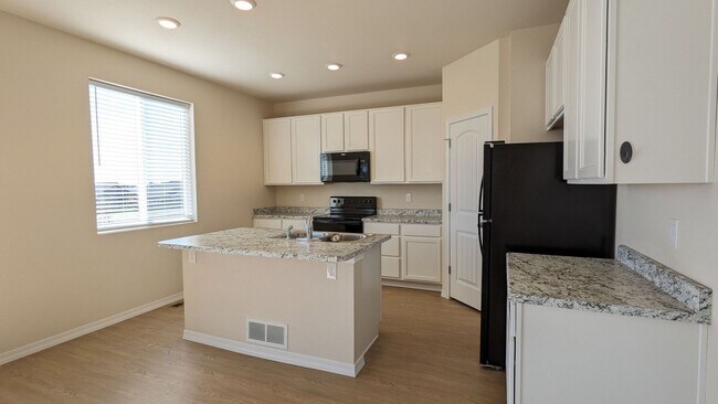 Building Photo - PARADISE IN MERIDIAN RANCH! 3 BED/2.5 BATH...