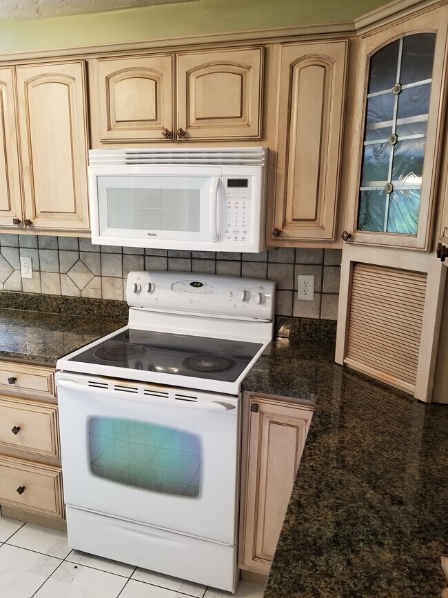 Foto del edificio - 85 Pond St