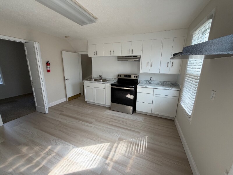 Foto principal - 347 4th Ave S