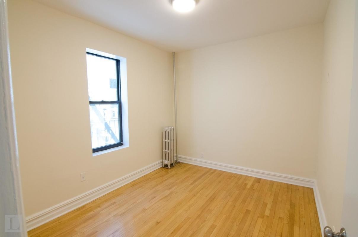 Foto principal - 48-16 46th St