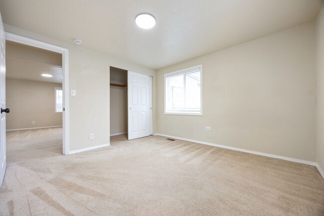 Photo - Spacious 5 bed/2 bath in SE Portland House