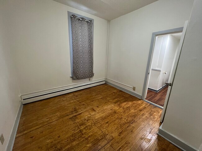 Building Photo - 973 Sherburne Ave
