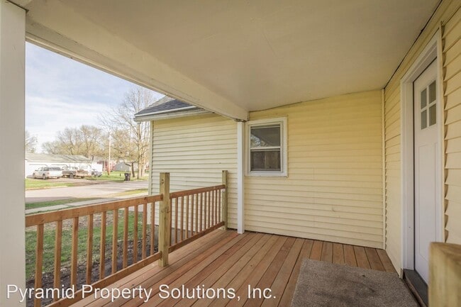 Building Photo - 3 br, 2 bath House - 704 West 5th St