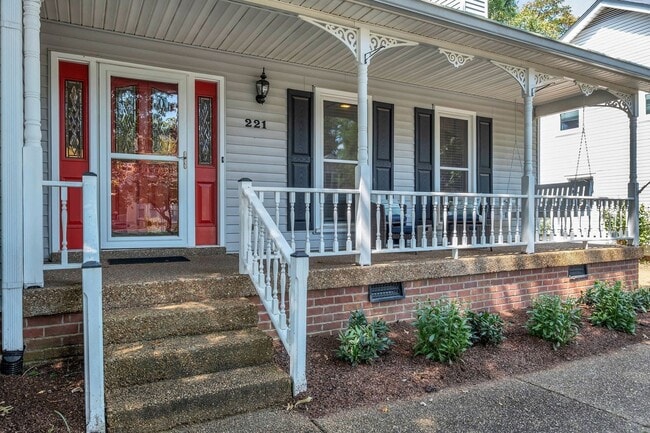 Building Photo - 221 Adams Ct