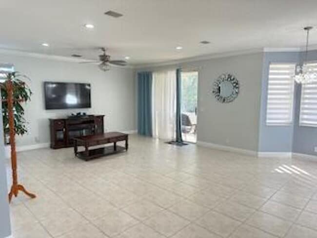 Building Photo - 550 Cypress Crossing