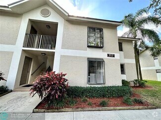 Building Photo - 717 Gardens Dr