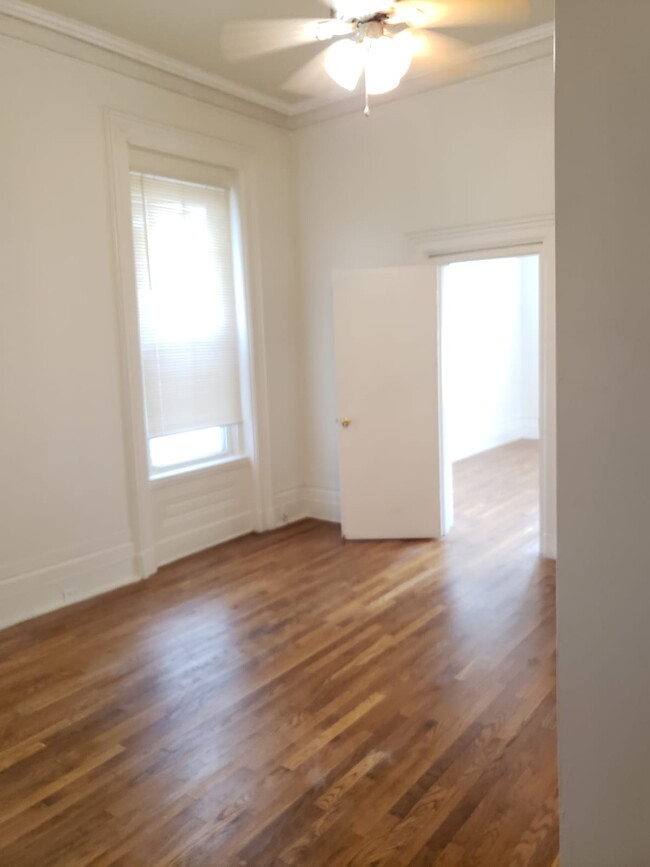 Foto del edificio - 2425 Vine St