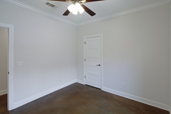 Foto del edificio - 1172 Greenfield Cir