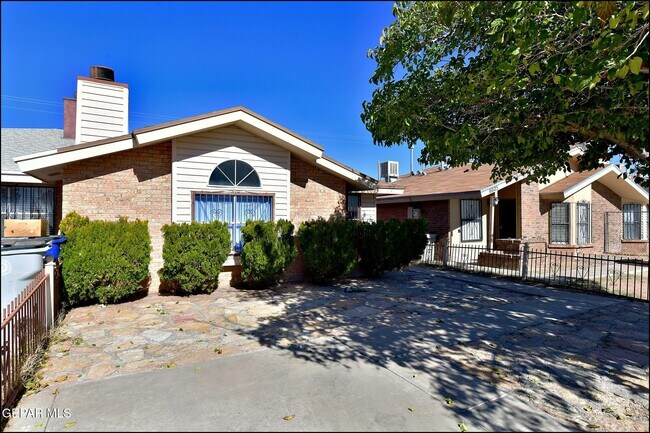 Foto del edificio - 6023 Bridalveil Dr