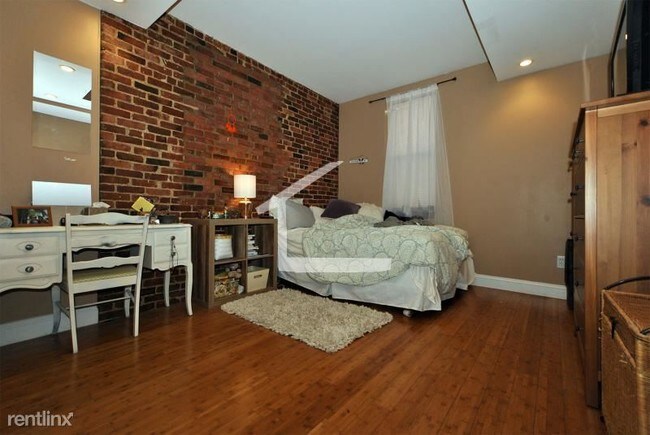 Foto del edificio - 33 Brainerd Rd
