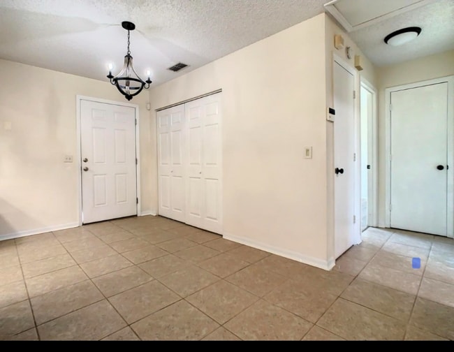 Building Photo - 3129 Julia Ct