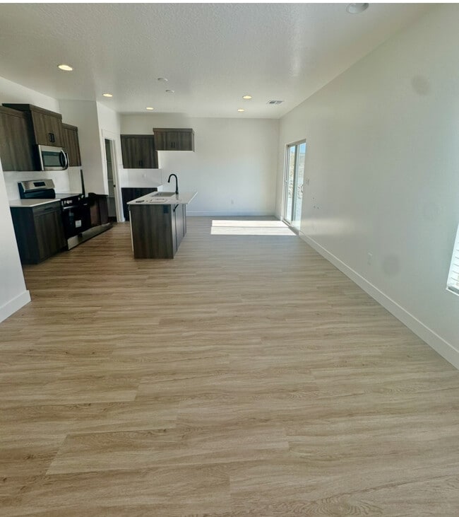 Building Photo - 5722 S Weehawken Ln