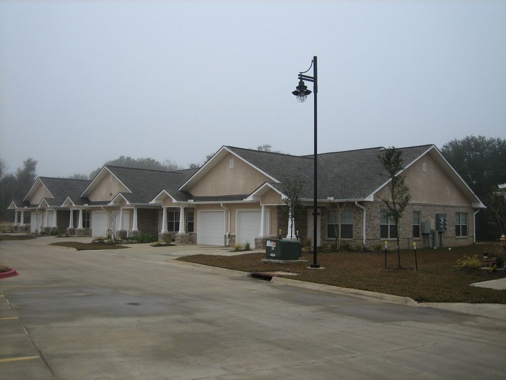 Primary Photo - Villas of Lake Charles