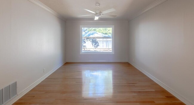 Building Photo - 4829 Rollingwood Dr
