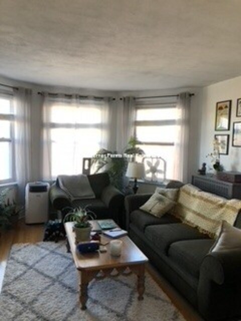 Foto principal - 879 Beacon St