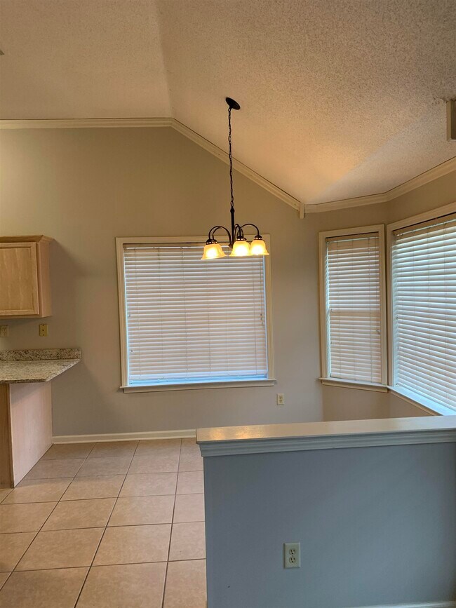 Building Photo - 5575 Millers Glen Ln