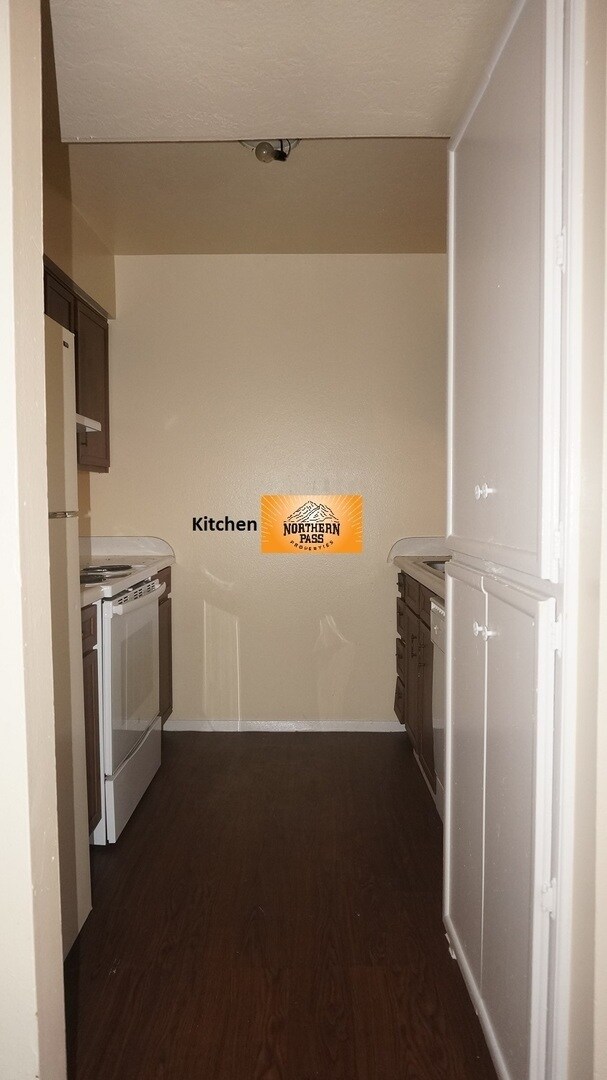 Building Photo - Cozy 1 Bedroom Apartment