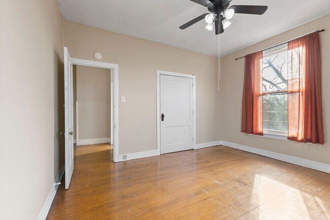 Building Photo - 940 Woodruff Place Middle Dr