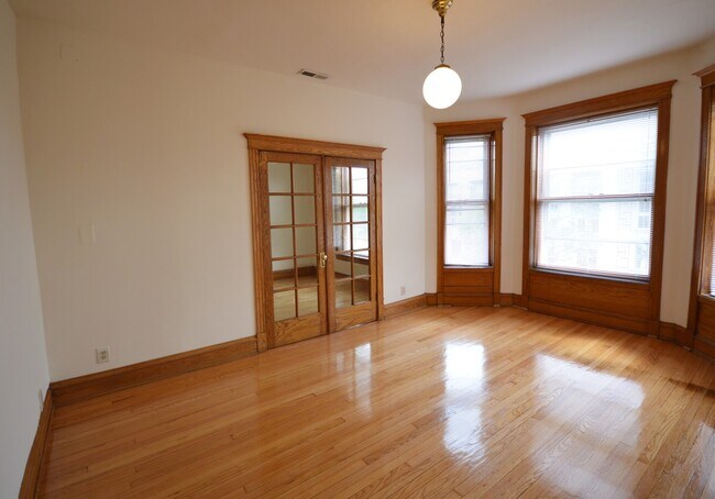 Foto del edificio - 852 W Waveland Ave