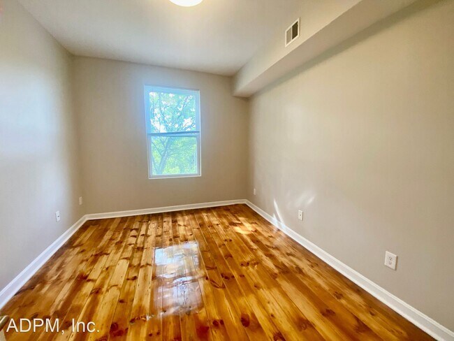 Foto del edificio - 3 br, 1 bath House - 77 River Street  Unit 8