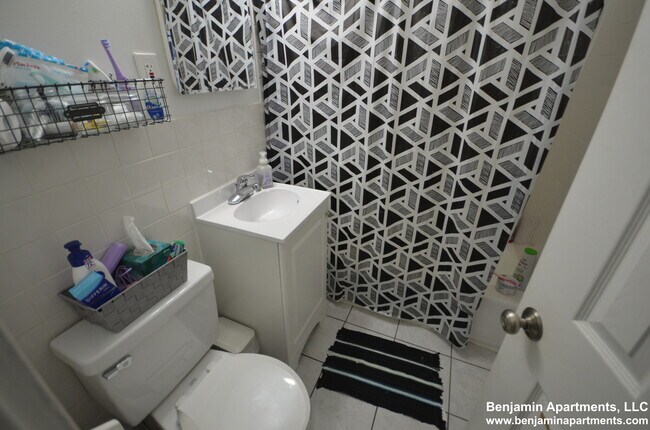 Foto del edificio - 79 Brighton Ave