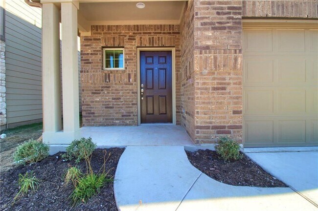 Building Photo - 13909 Osmarea Dr