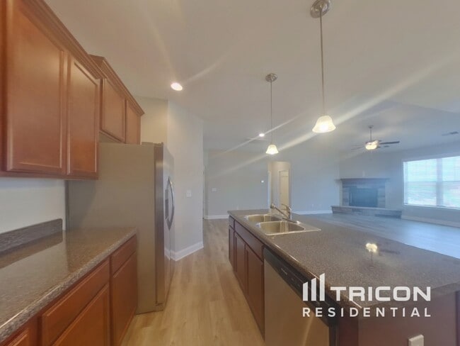 Building Photo - 65 Cane Hill Dr