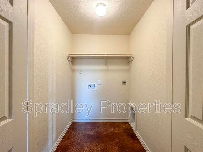 Building Photo - 908B Mason Dr