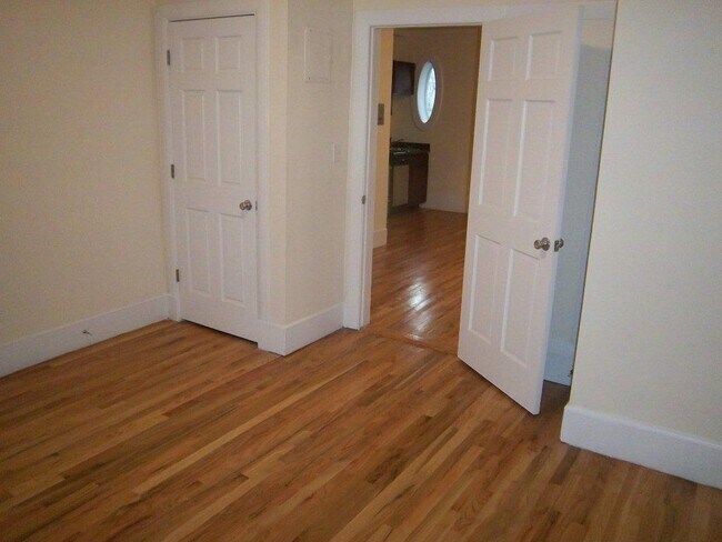 Foto del edificio - 212 Hemenway St