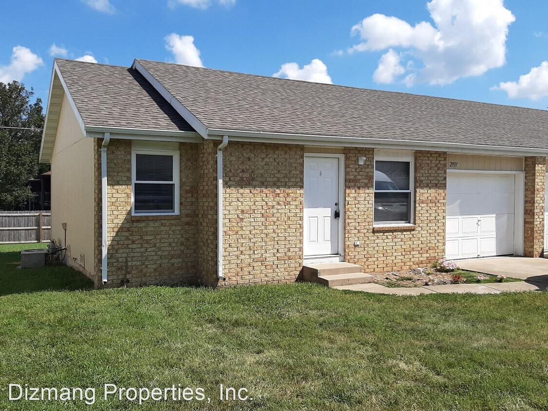 Primary Photo - 2 br, 1.5 bath House - 2937 W. Village Lane
