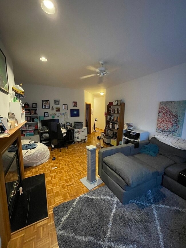 Foto del edificio - 4233 N Kenmore Ave