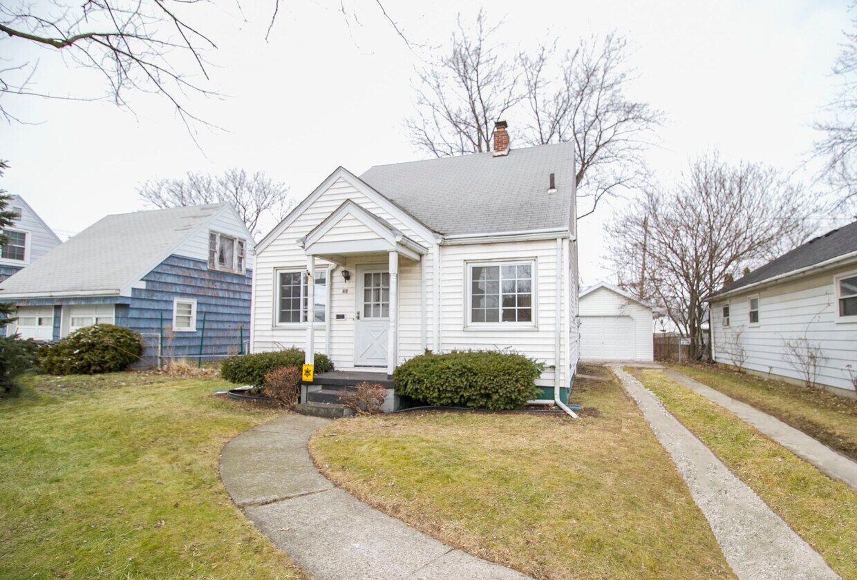 Primary Photo - 25 Willamont Rd