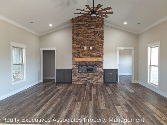 Building Photo - 3 br, 2 bath House - 849 Pinebrooke Dr